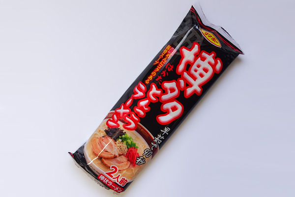袋麺】サンポー「棒状 博多とんこつラーメン(2食入)」細麺にコクがある ...